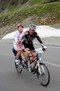 Il tandem di David e Michela sullo Stelvio